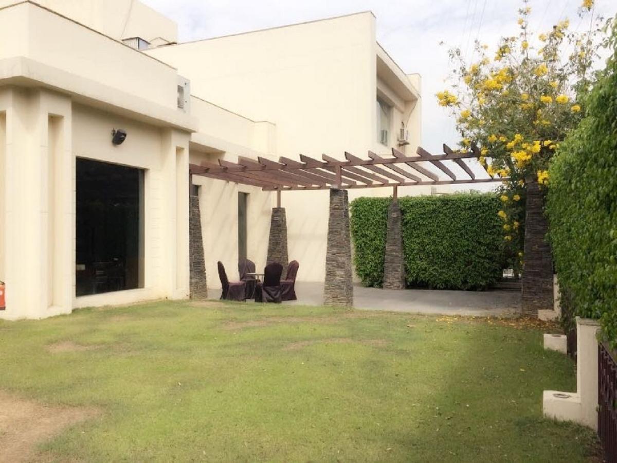 ניו דלהי Hotel Vista מראה חיצוני תמונה