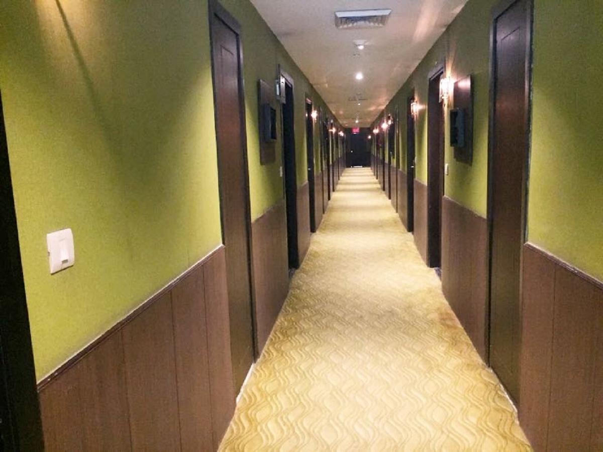 ניו דלהי Hotel Vista מראה חיצוני תמונה